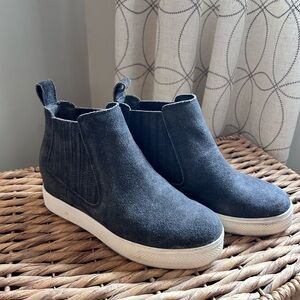 Dolce Vita Chelsea Fashion Sneaker